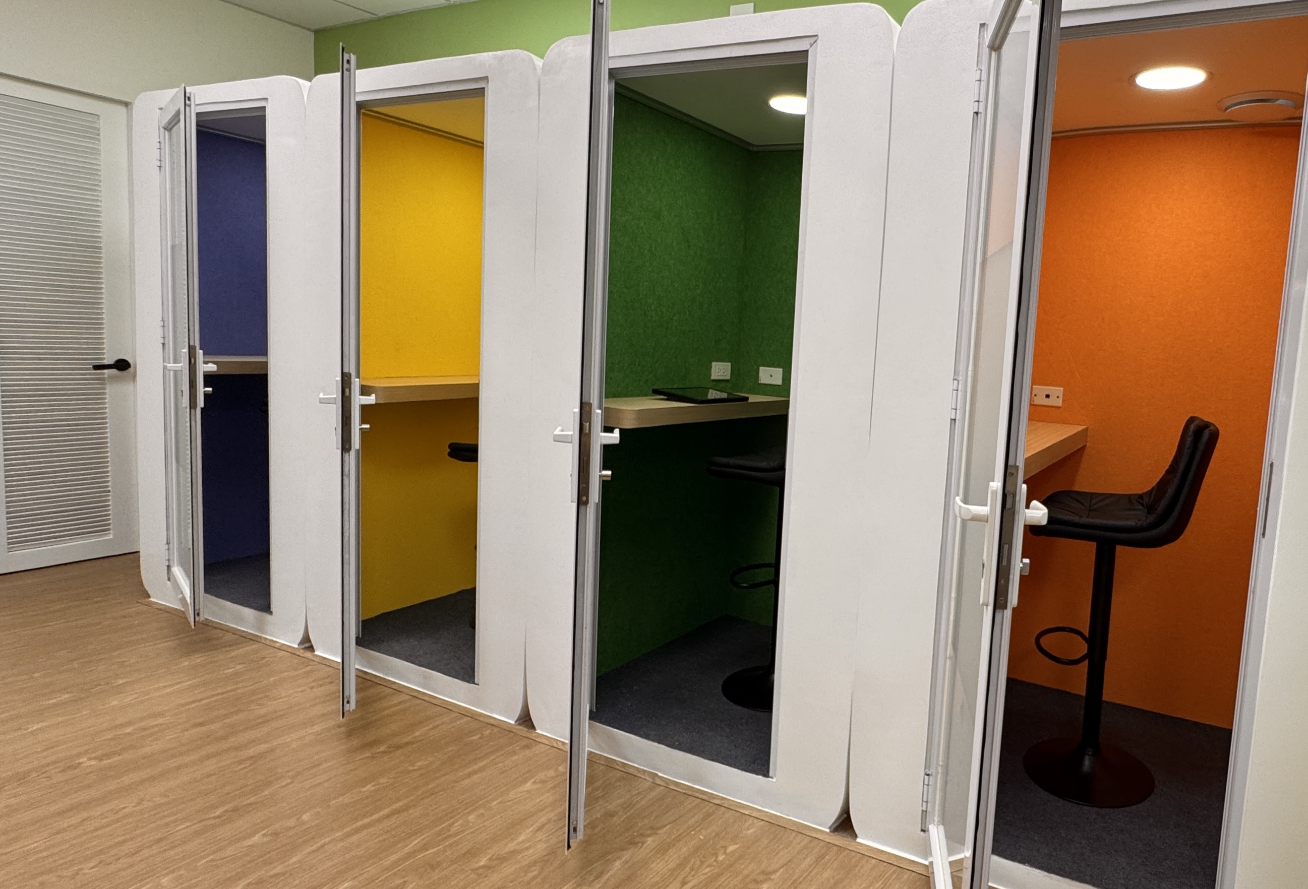 Solo Silent Meeting Rooms